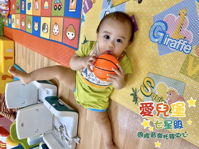 0～1歲寶寶全腦遊戲，爸媽一起來陪玩，讓寶寶聰明翻倍