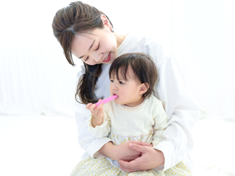 【口腔保健衛教】 兒童牙膏幾歲開始用？ 何時看牙醫？0-6歲口腔保健全攻略